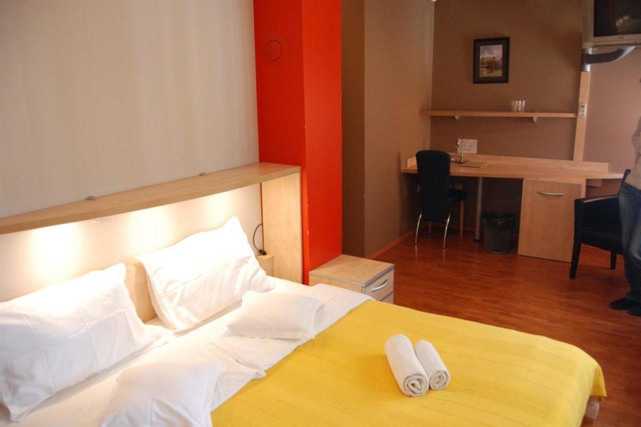Car Royal Apartments And Rooms 노비사드 외부 사진