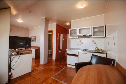 Car Royal Apartments And Rooms 노비사드 외부 사진