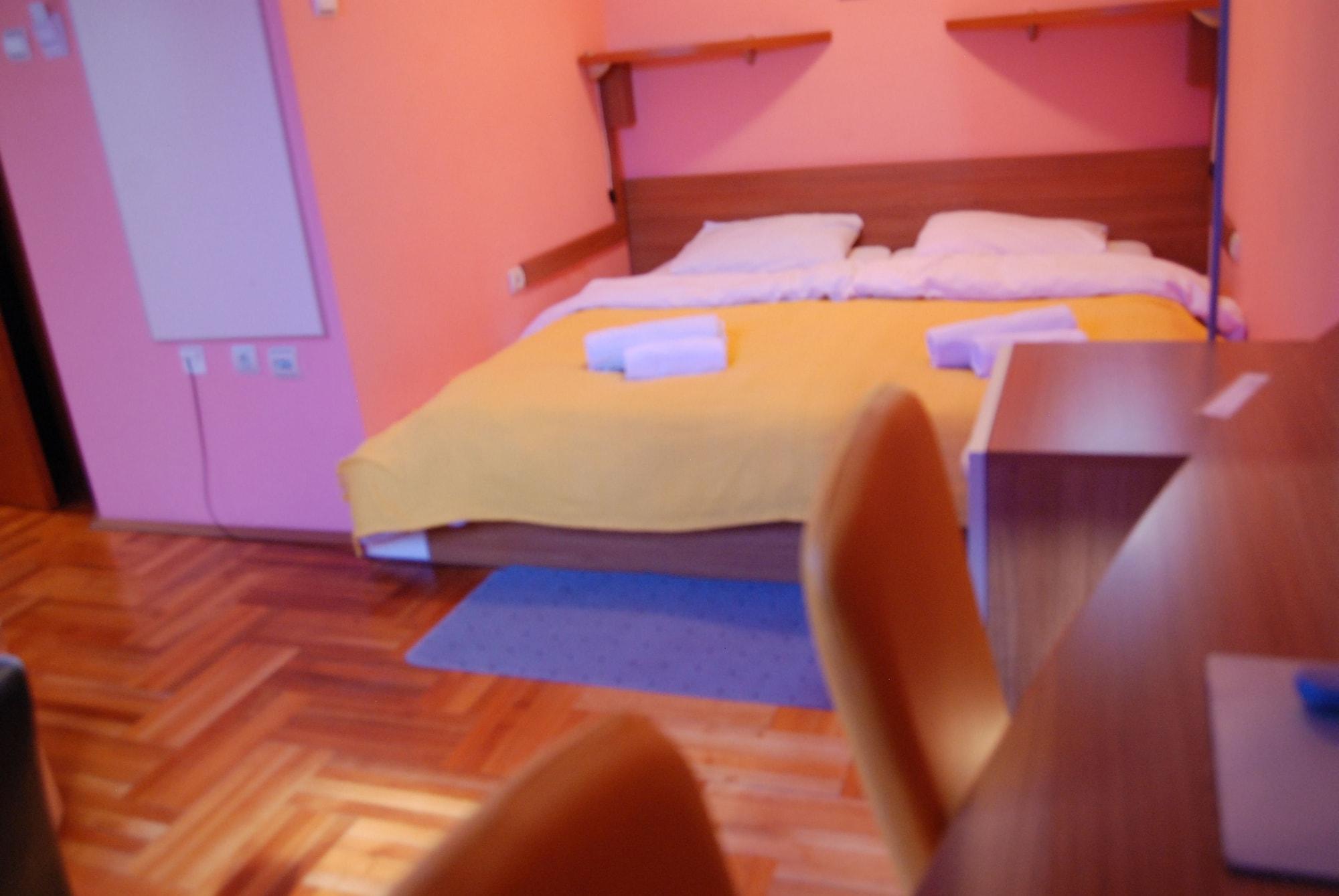 Car Royal Apartments And Rooms 노비사드 외부 사진